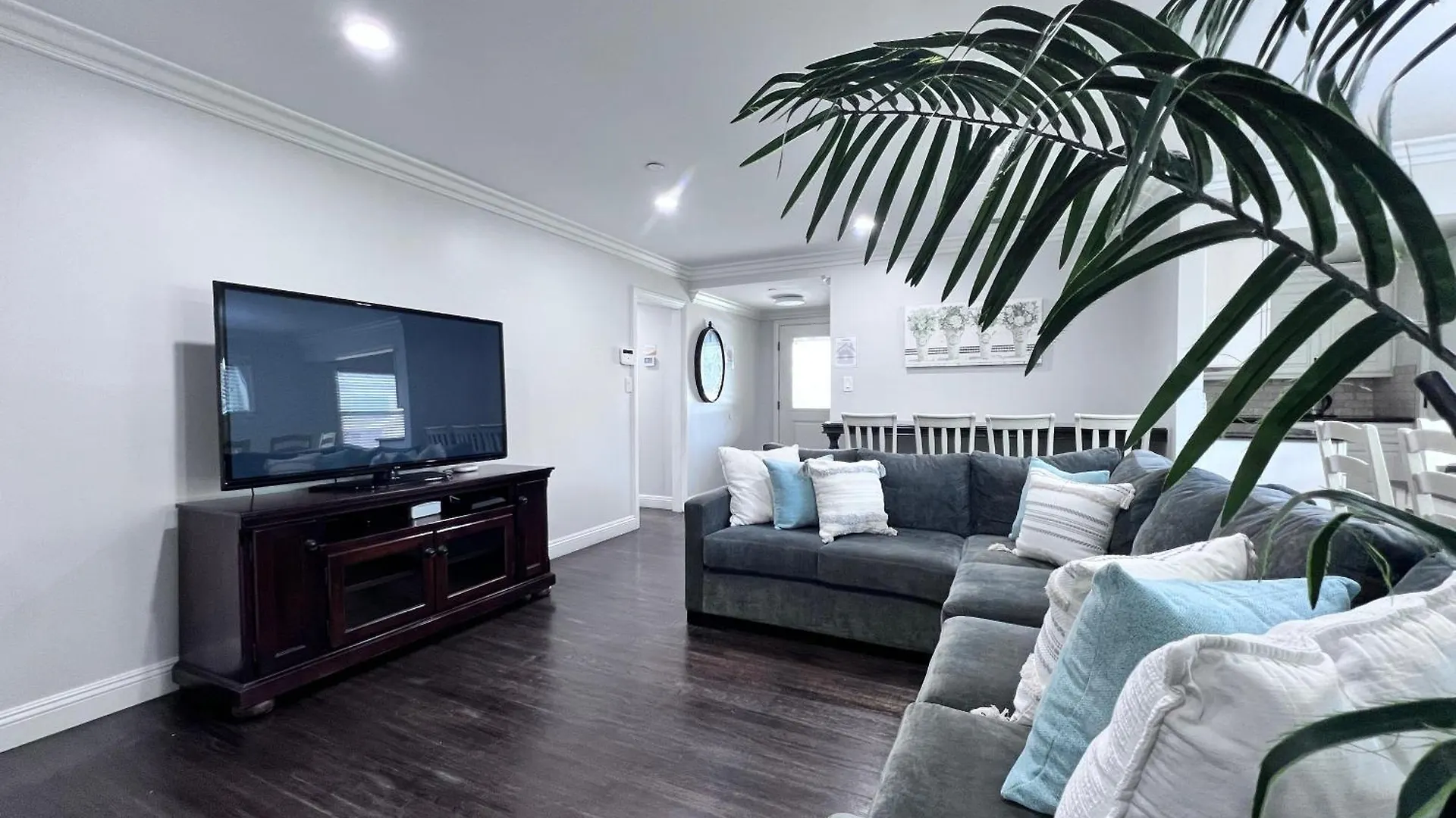 Dazzling 5 Bedroom Pool Home 1/4 Mile To Disney Anaheim Estados Unidos