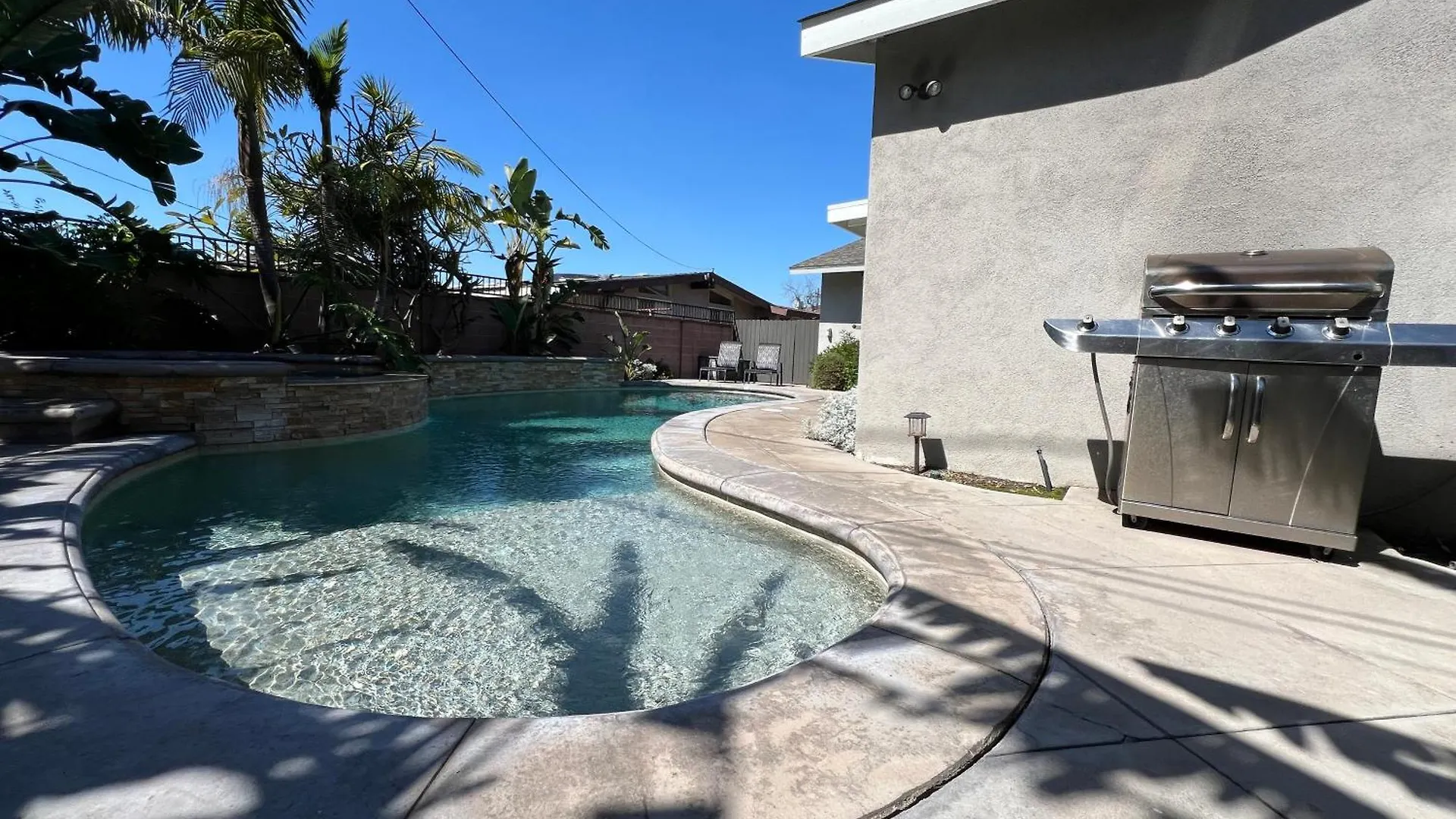 Сasa de vacaciones Dazzling 5 Bedroom Pool Home 1/4 Mile To Disney Anaheim