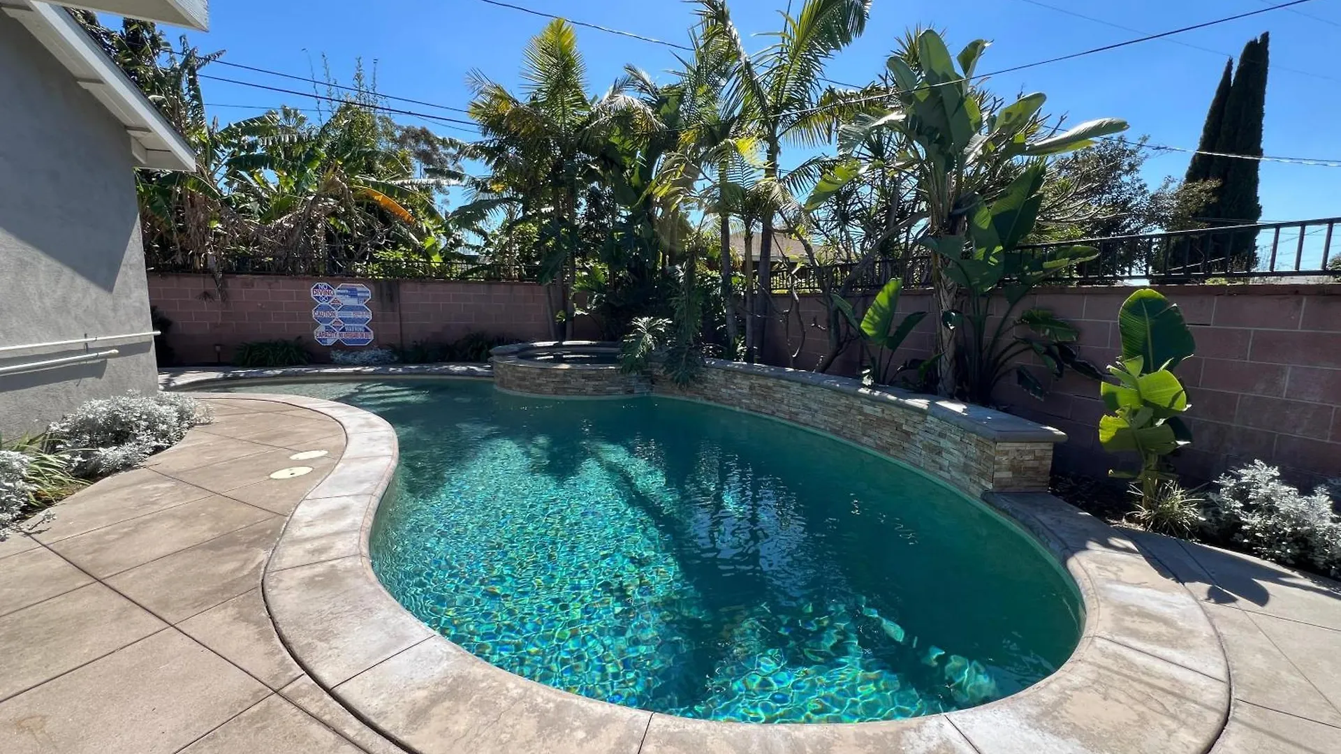 Сasa de vacaciones Dazzling 5 Bedroom Pool Home 1/4 Mile To Disney Anaheim Estados Unidos