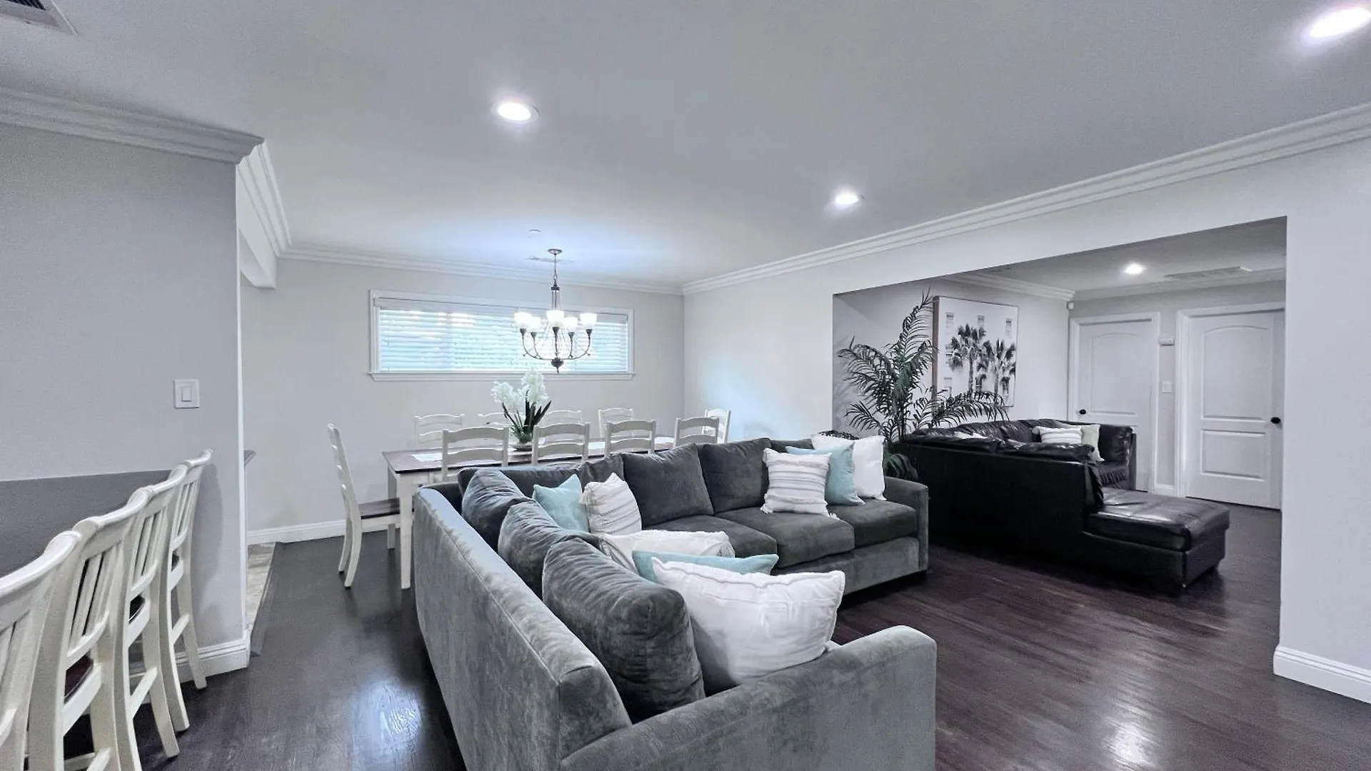 Dazzling 5 Bedroom Pool Home 1/4 Mile To Disney Anaheim