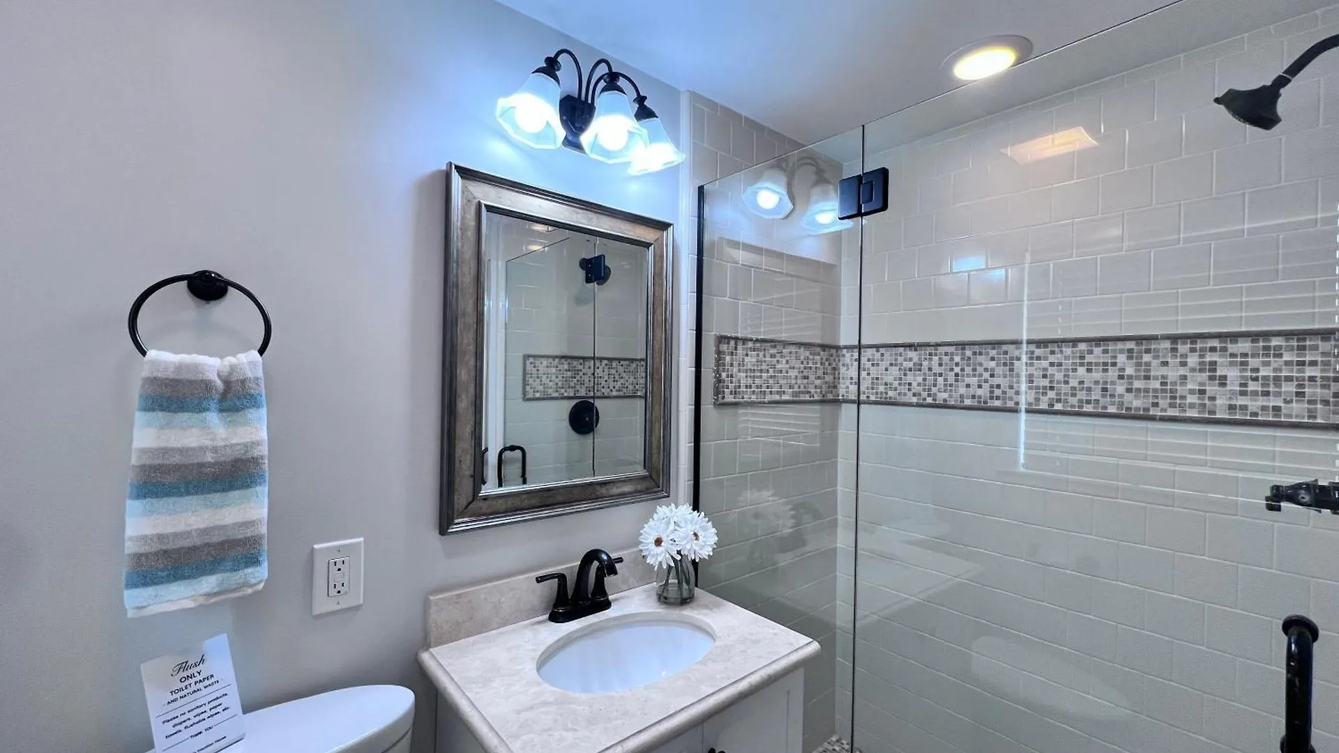 Dazzling 5 Bedroom Pool Home 1/4 Mile To Disney Anaheim Сasa de vacaciones