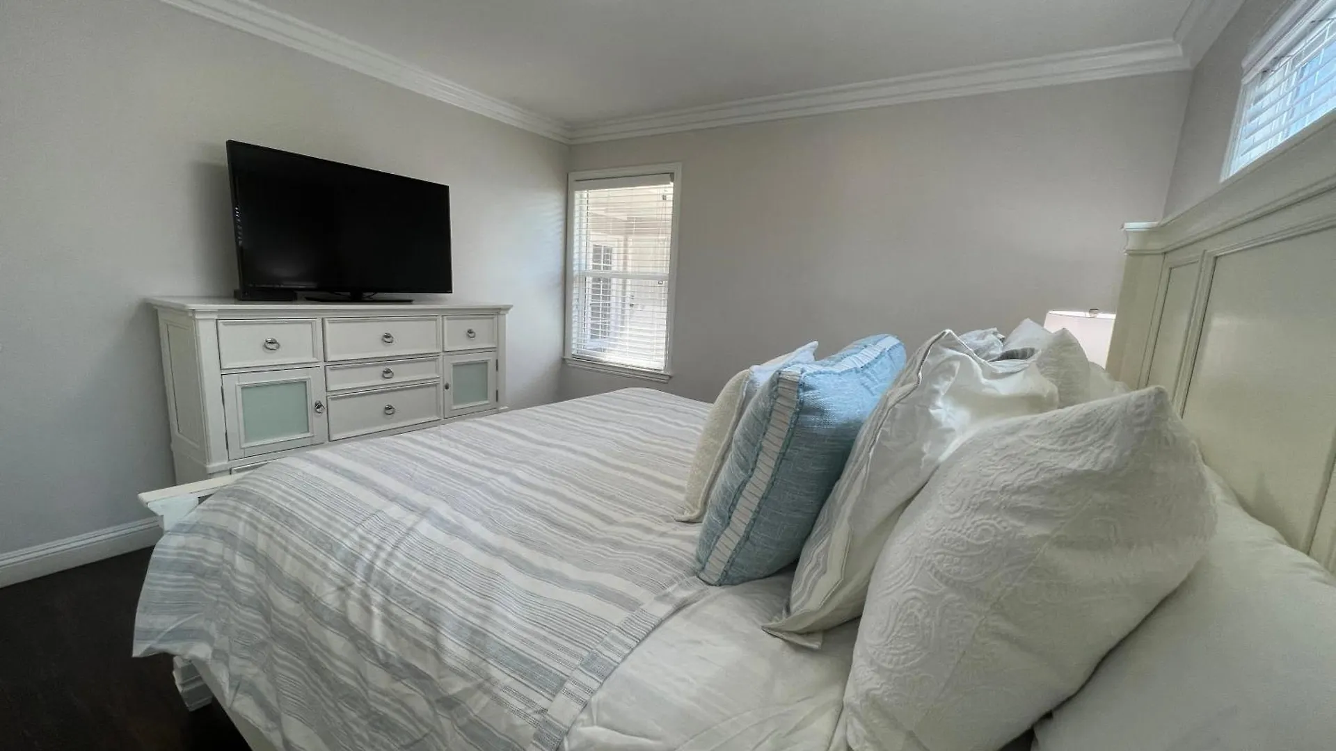Dazzling 5 Bedroom Pool Home 1/4 Mile To Disney Anaheim
